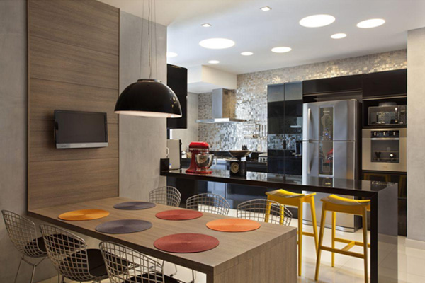 Arquitetura residencial cozinha colorida