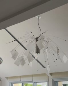 Luminária Zettel'z de Ingo Maurer entre as peças icônicas do design artístico